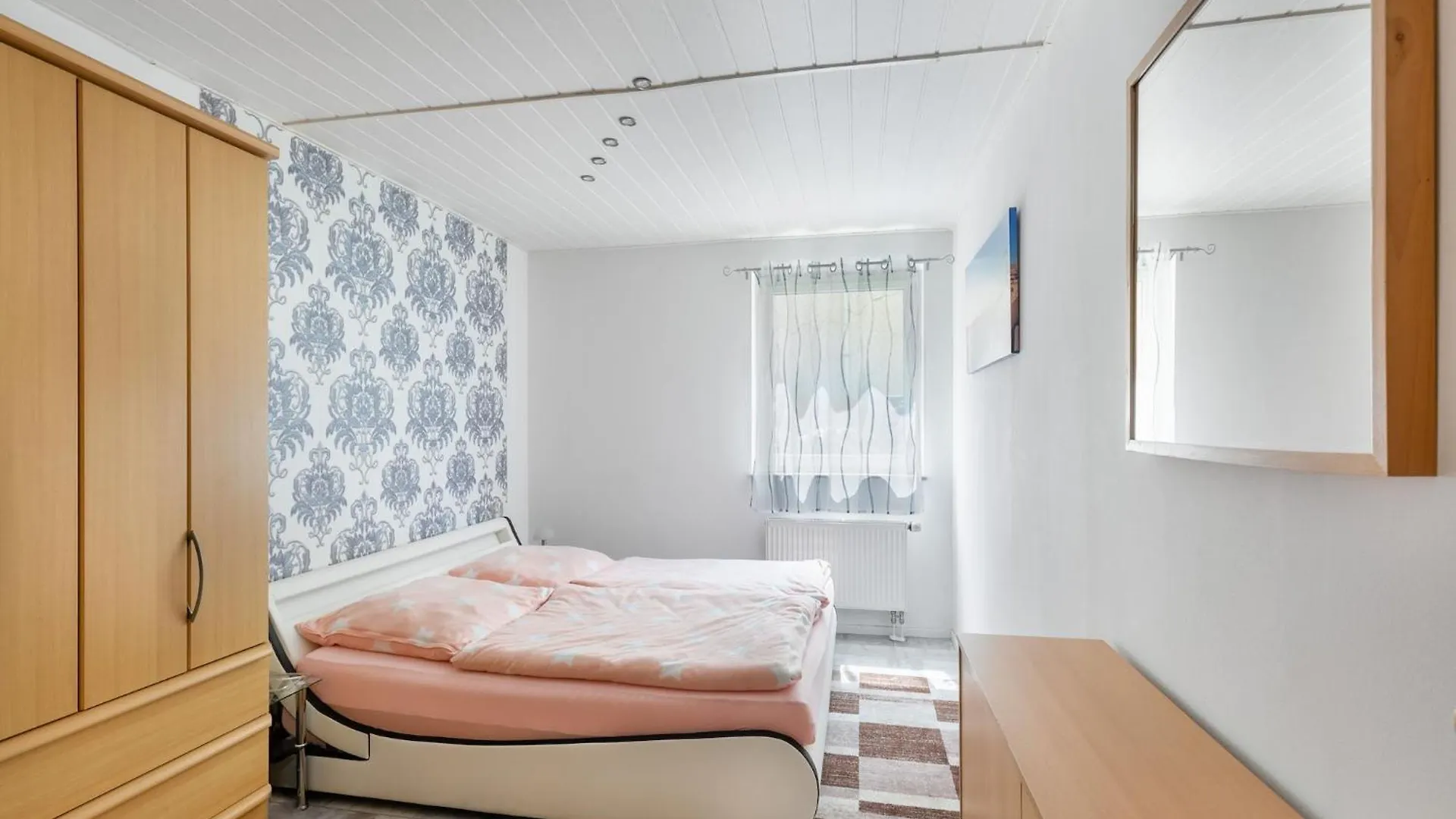 Cosy Apartment In Dresden With Balcony And Swimming Pool
