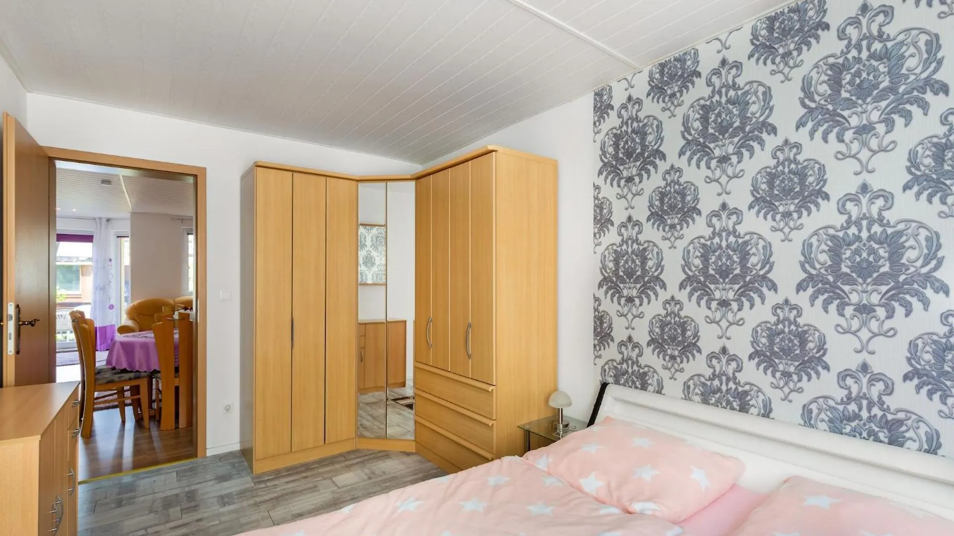 Cosy Apartment In Dresden With Balcony And Swimming Pool