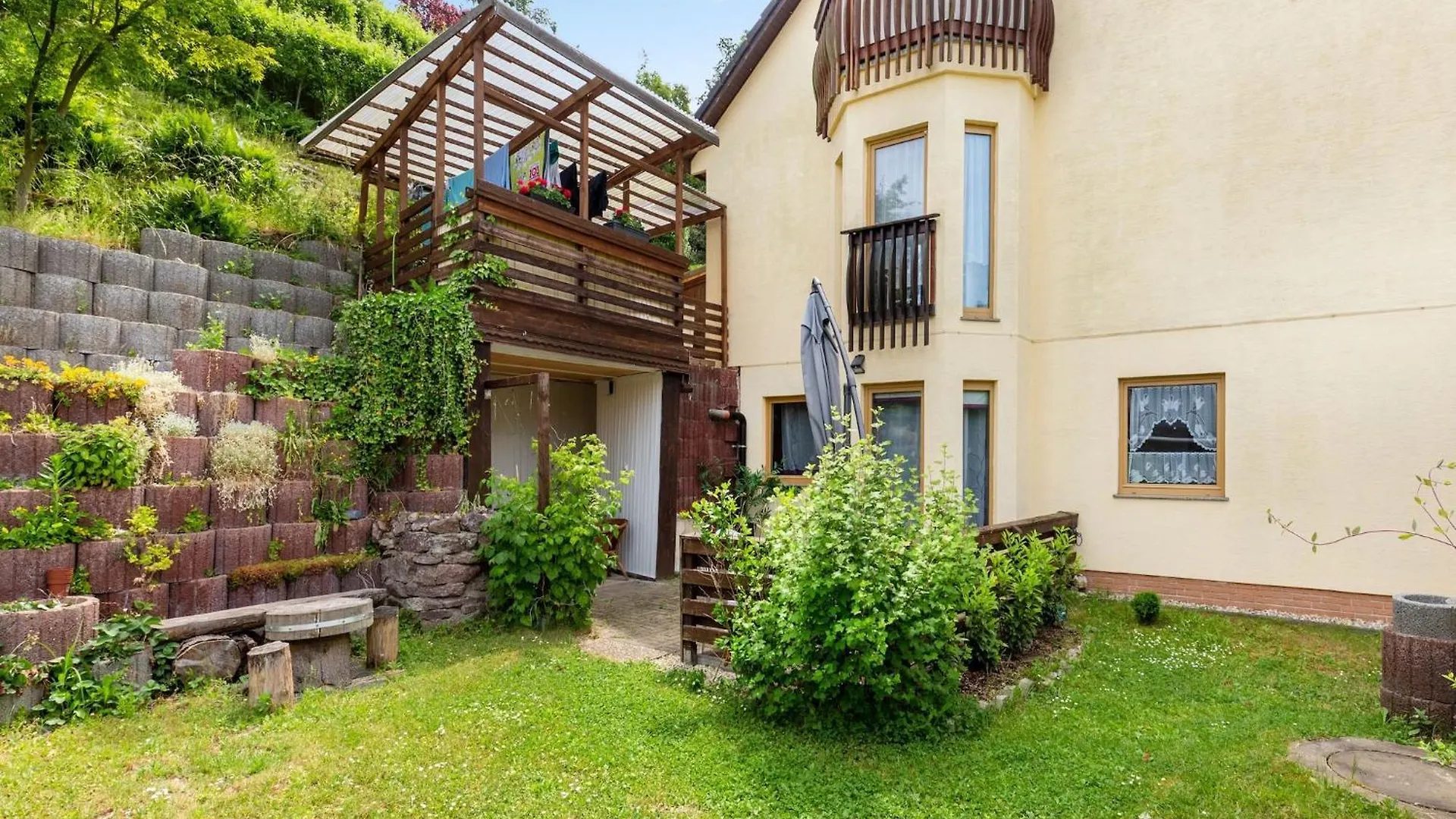 Cosy Apartment In Dresden With Balcony And Swimming Pool