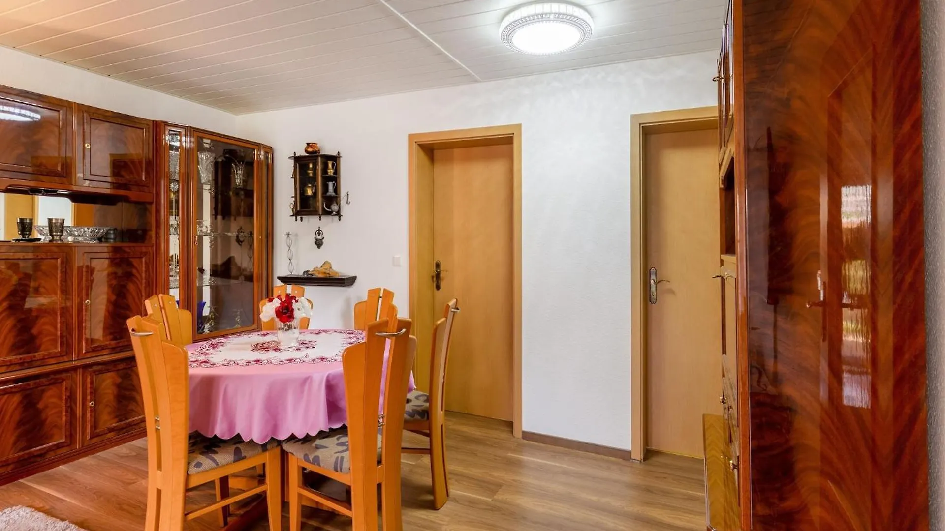 Cosy Apartment In Dresden With Balcony And Swimming Pool Tyskland